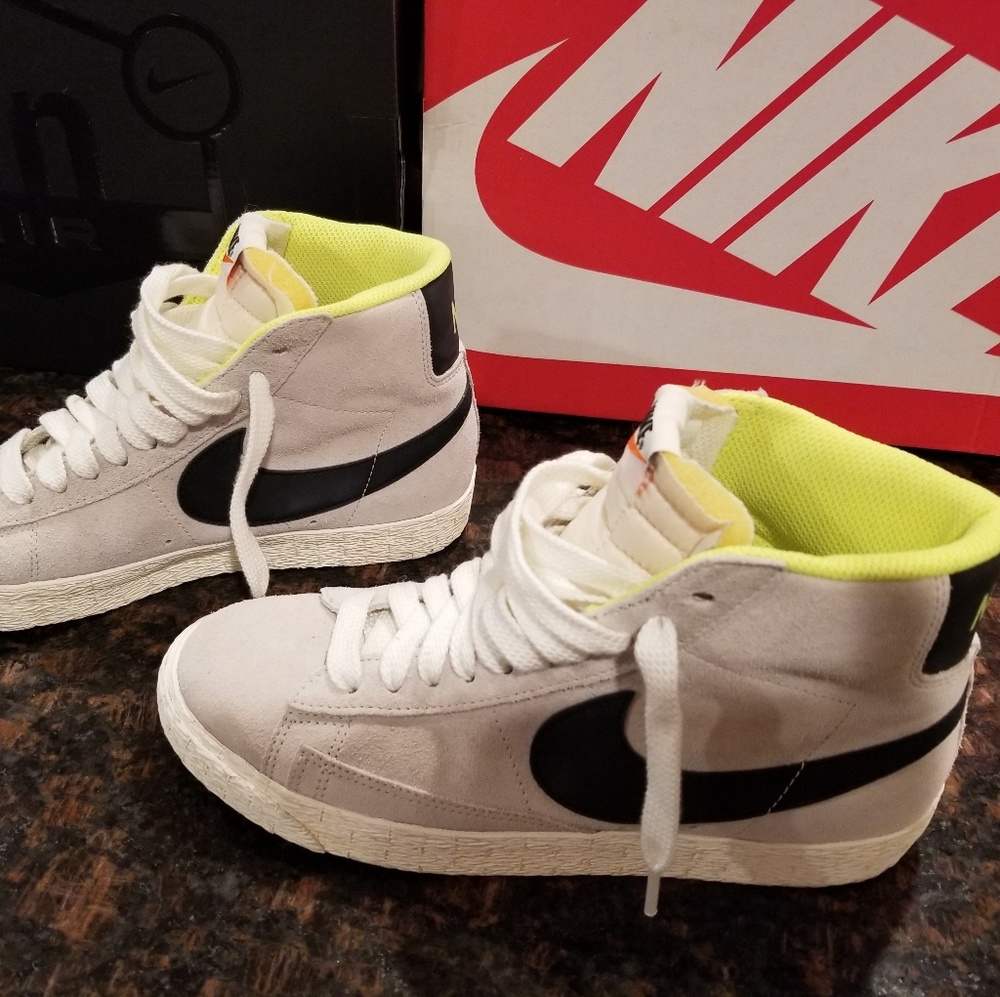 2014 Nike Blazer size 6